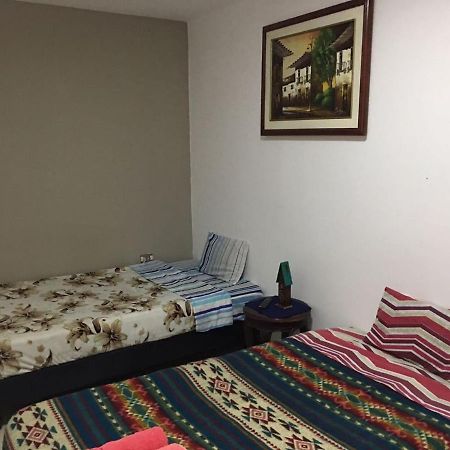 The Backpacker Hostal Ібарра Екстер'єр фото