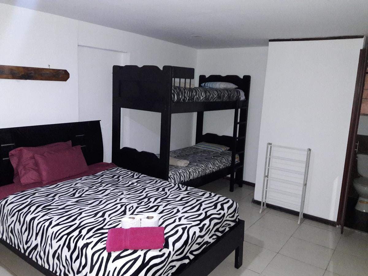 The Backpacker Hostal Ібарра Екстер'єр фото