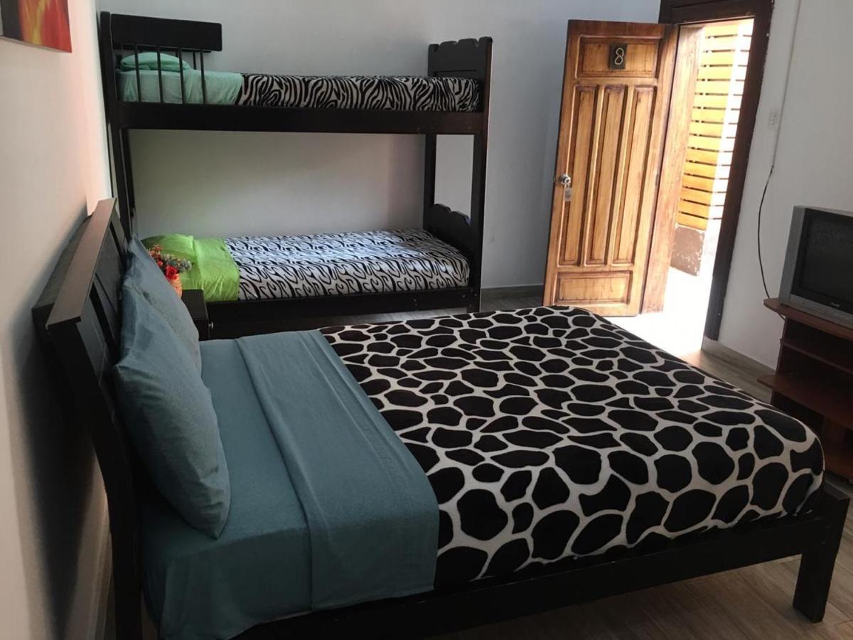 The Backpacker Hostal Ібарра Екстер'єр фото